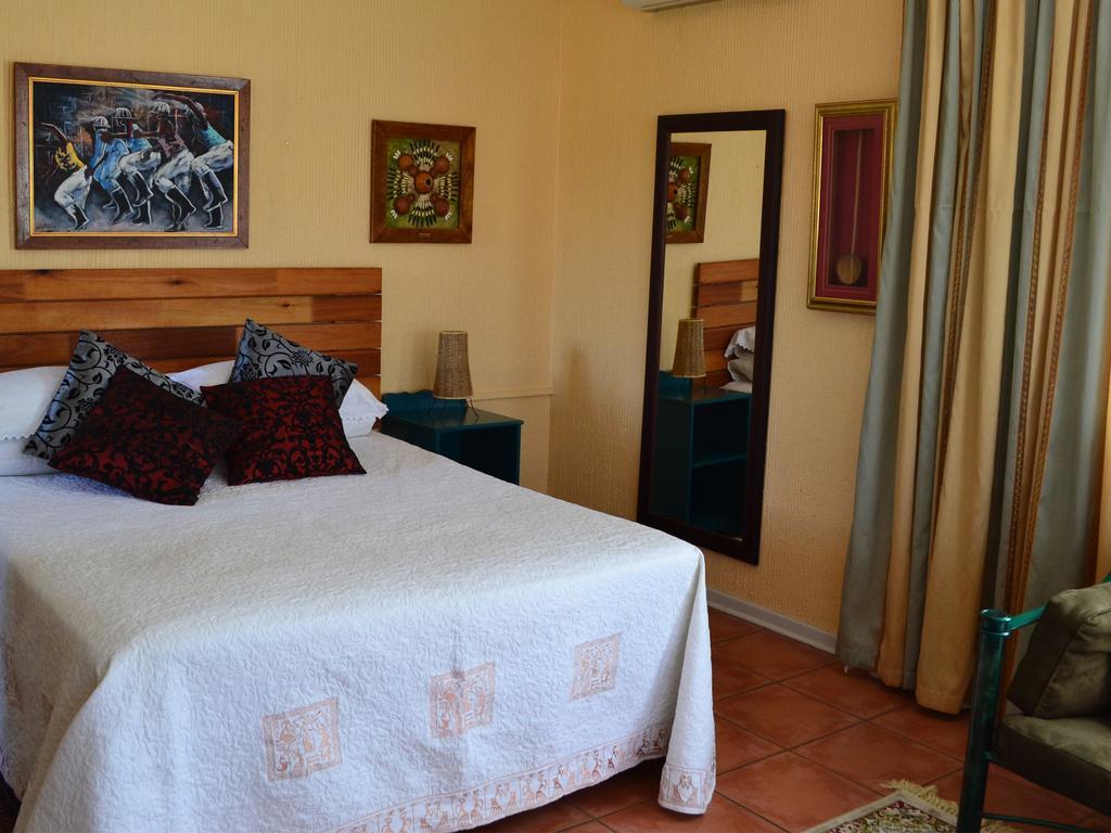 Boga Legaba Guest House & Conference Centre Махикенг Екстериор снимка