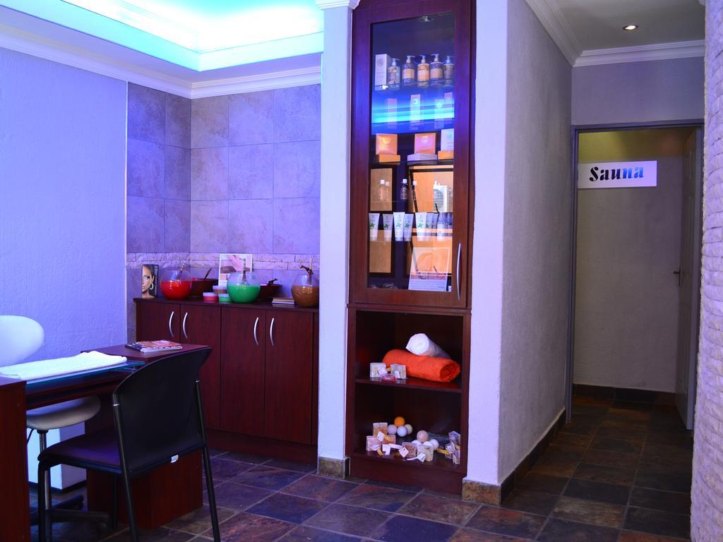 Boga Legaba Guest House & Conference Centre Махикенг Екстериор снимка
