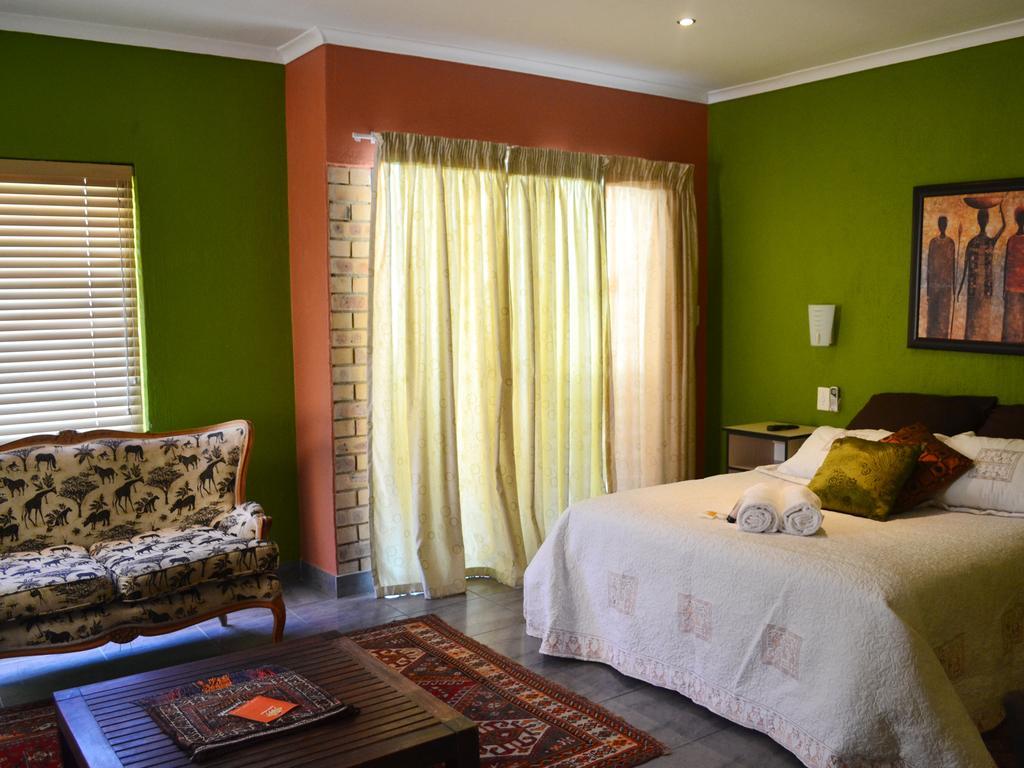 Boga Legaba Guest House & Conference Centre Махикенг Екстериор снимка