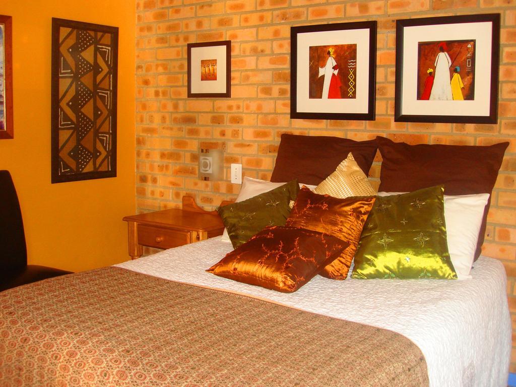 Boga Legaba Guest House & Conference Centre Махикенг Екстериор снимка