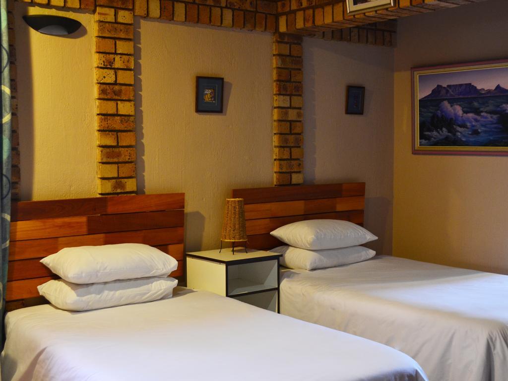 Boga Legaba Guest House & Conference Centre Махикенг Екстериор снимка