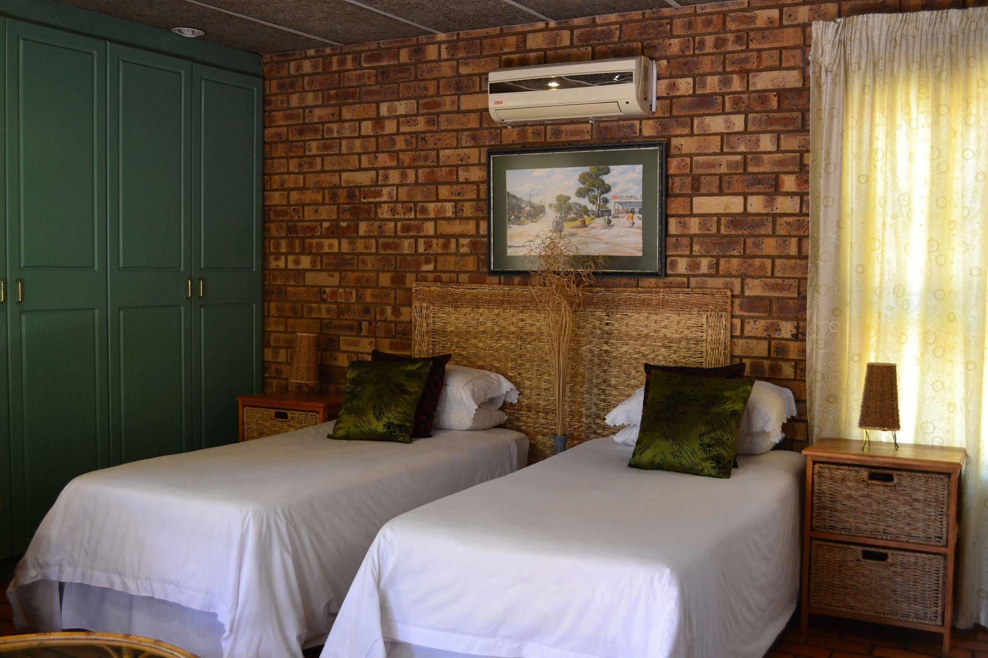Boga Legaba Guest House & Conference Centre Махикенг Екстериор снимка